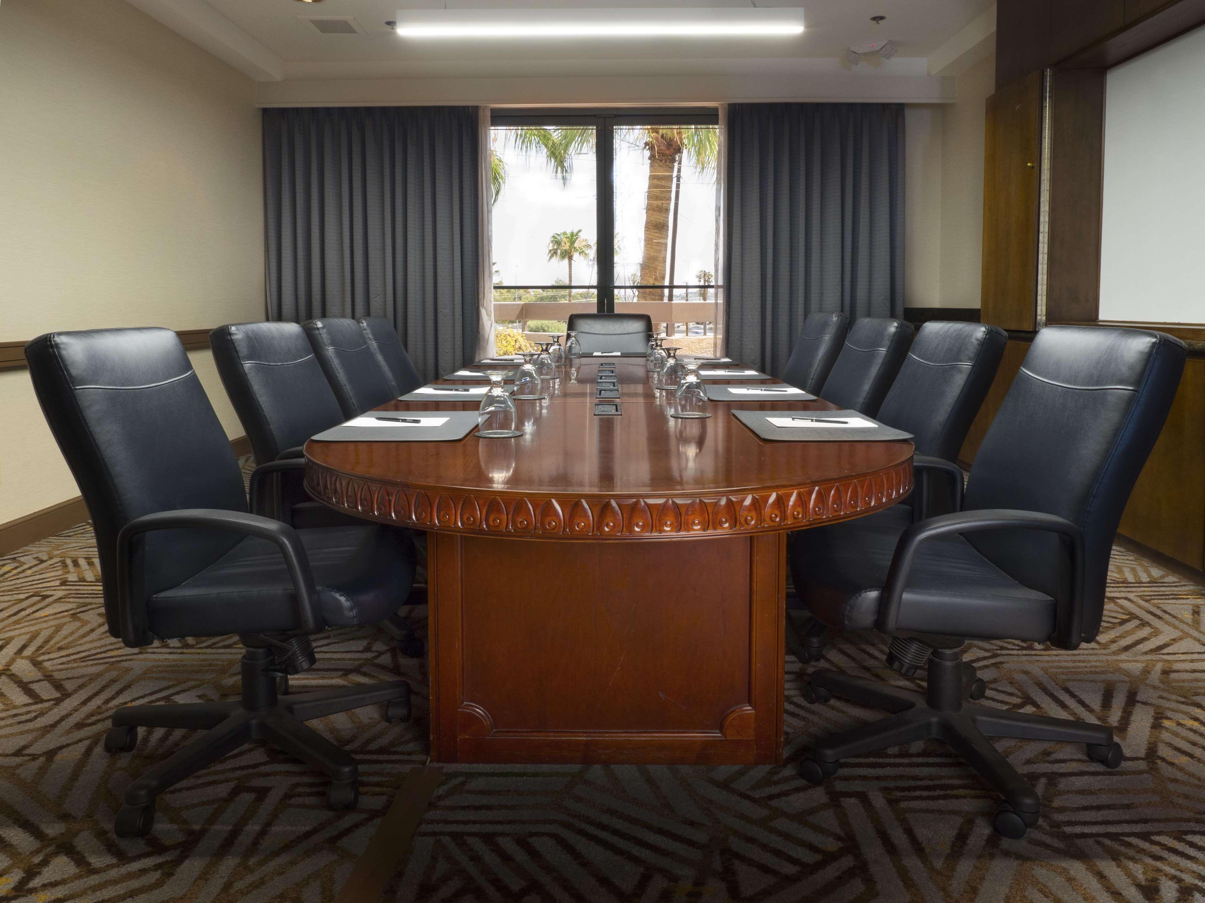 Hilton Phoenix Airport Bagian luar foto