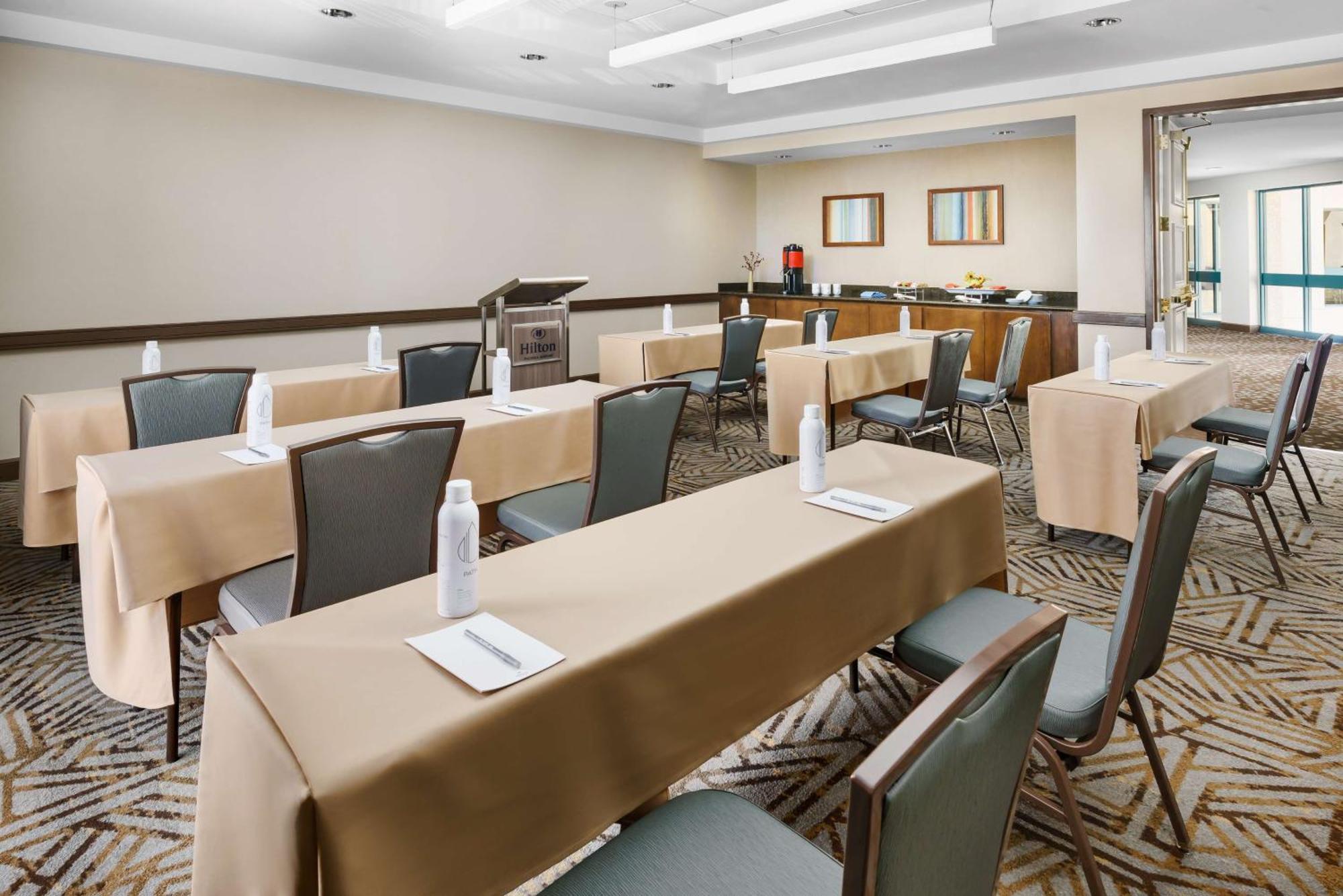 Hilton Phoenix Airport Bagian luar foto
