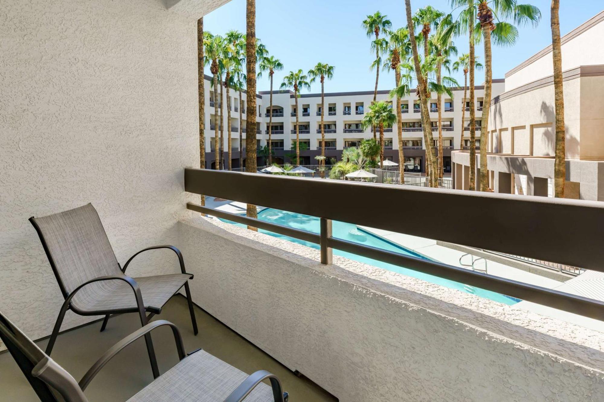 Hilton Phoenix Airport Bagian luar foto