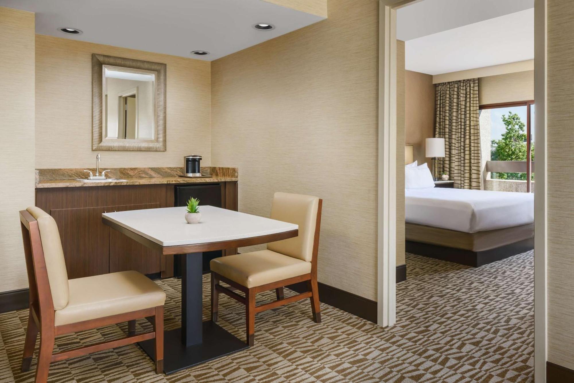 Hilton Phoenix Airport Bagian luar foto