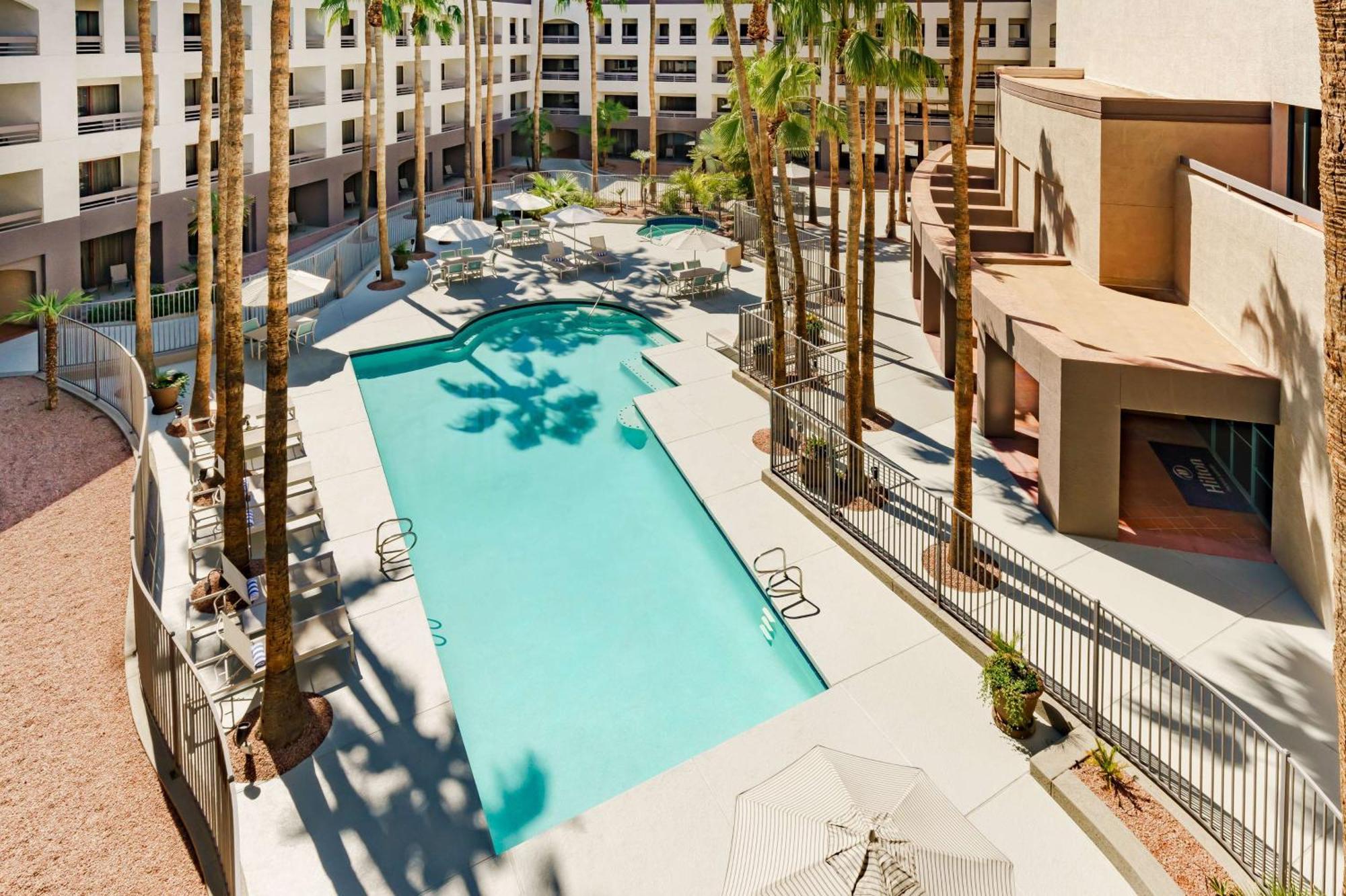 Hilton Phoenix Airport Bagian luar foto